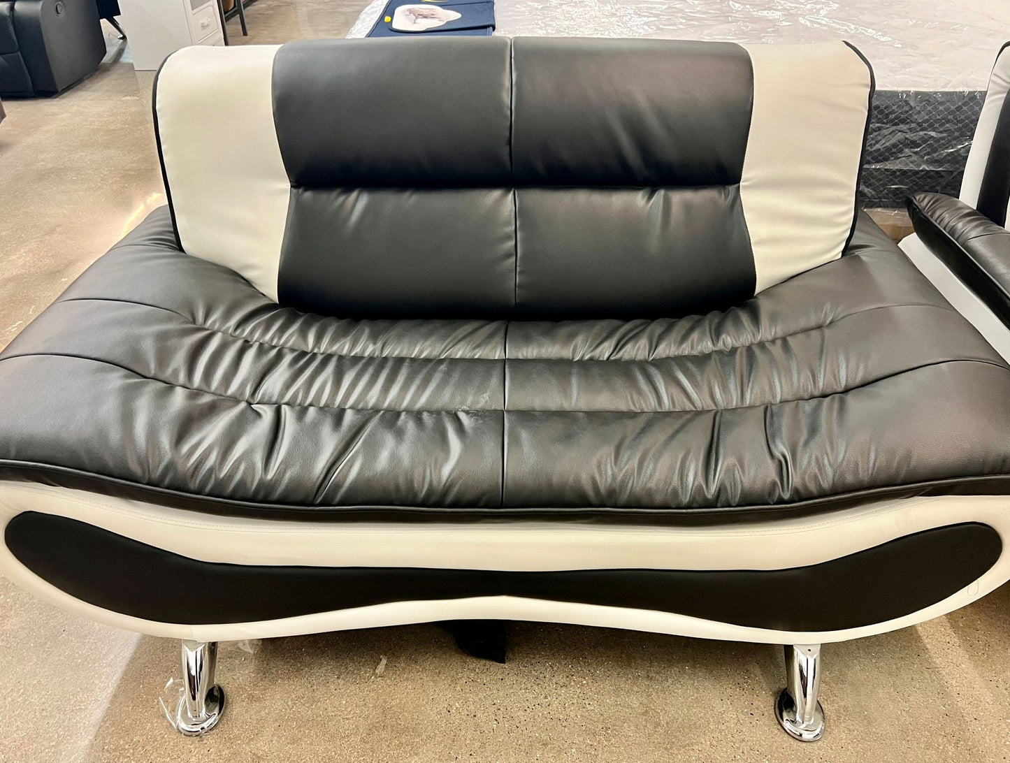 Black & White Chairs * As is