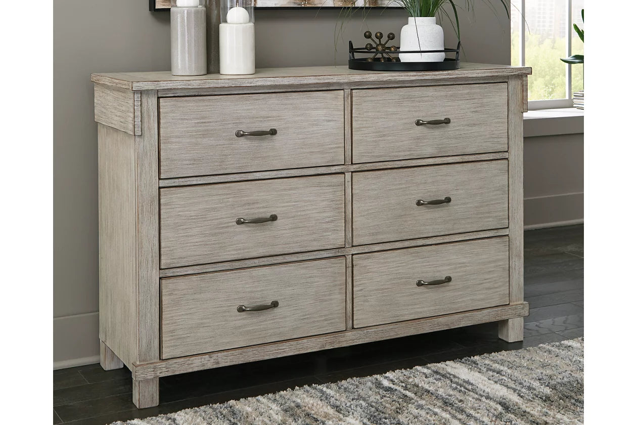 Hollentown Queen Bedroom Set